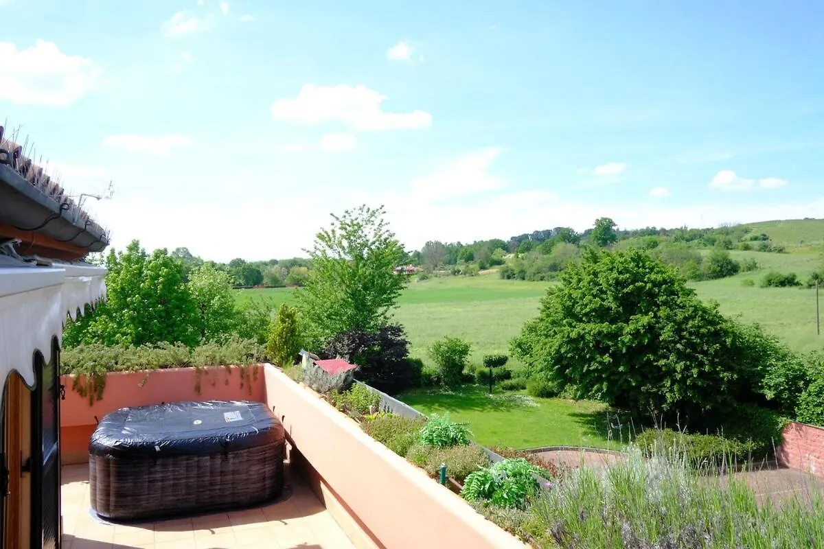 Апартаменты View Of The Hill San Colombano al Lambro